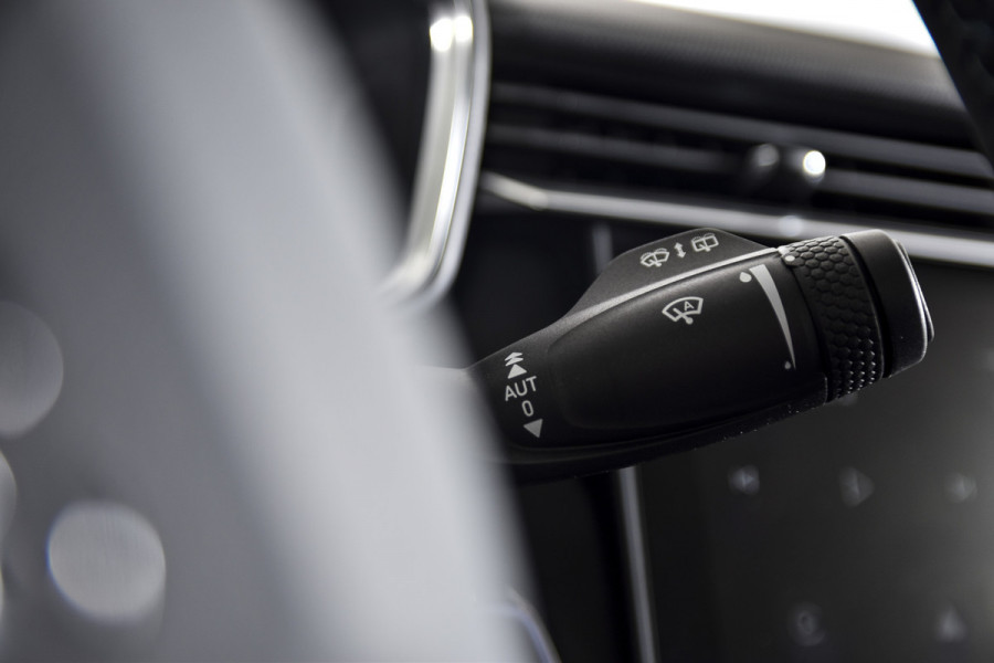 Lynk & Co 01 1.5 PHEV 261PK MY23 | 360 Camera | 7.4 kWh boordlader | Donkere hemel | S/K-panodak | Adapt. Cruise | Memory | Elek. klep | LM 20" | 2317