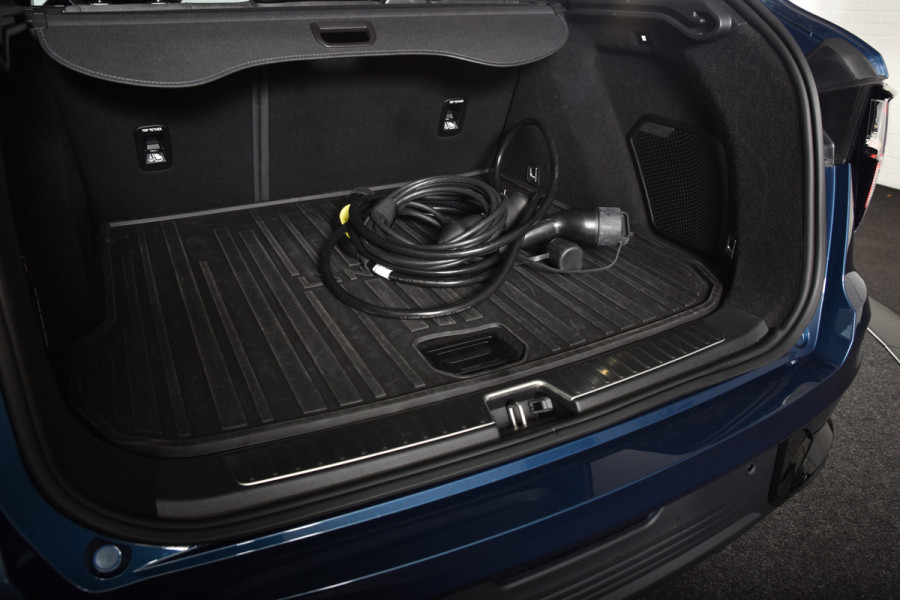 Lynk & Co 01 1.5 PHEV 261PK MY23 | 360 Camera | 7.4 kWh boordlader | Donkere hemel | S/K-panodak | Adapt. Cruise | Memory | Elek. klep | LM 20" | 2317