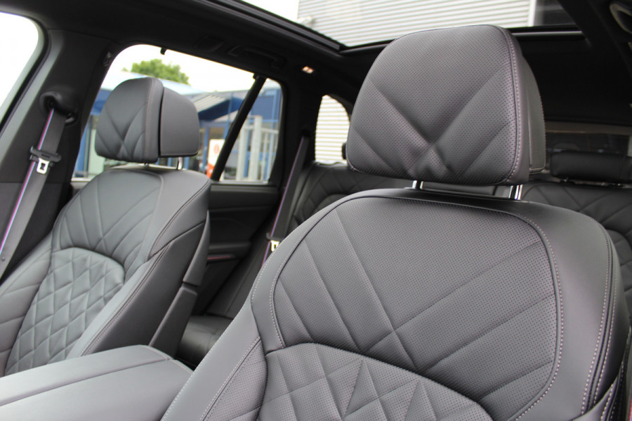 BMW X5 xDrive50e M-Sport | Panoramadak | H&K | Trekhaak | Comfortstoelen | Luchtvering | Glow