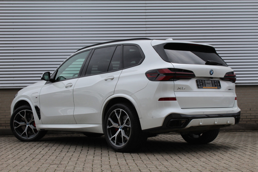 BMW X5 xDrive50e M-Sport | Panoramadak | H&K | Trekhaak | Comfortstoelen | Luchtvering | Glow