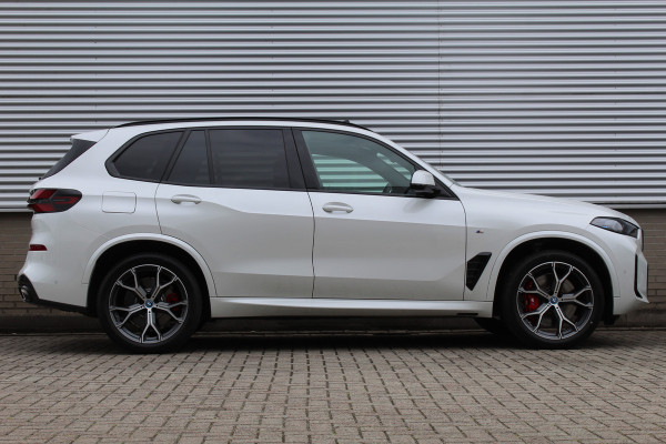 BMW X5 xDrive50e M-Sport | Panoramadak | H&K | Trekhaak | Comfortstoelen | Luchtvering | Glow
