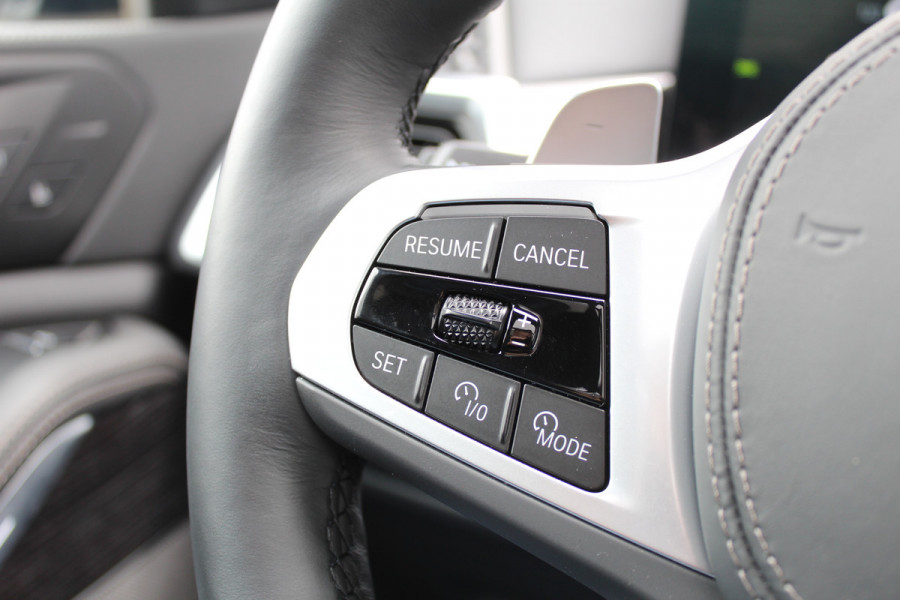 BMW X5 xDrive50e M-Sport | Panoramadak | H&K | Trekhaak | Comfortstoelen | Luchtvering | Glow