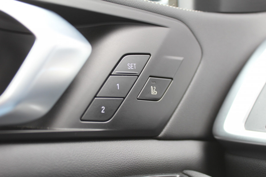 BMW X5 xDrive50e M-Sport | Panoramadak | H&K | Trekhaak | Comfortstoelen | Luchtvering | Glow