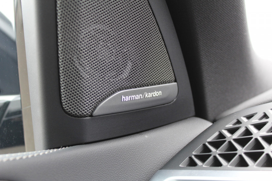 BMW X5 xDrive50e M-Sport | Panoramadak | H&K | Trekhaak | Comfortstoelen | Luchtvering | Glow