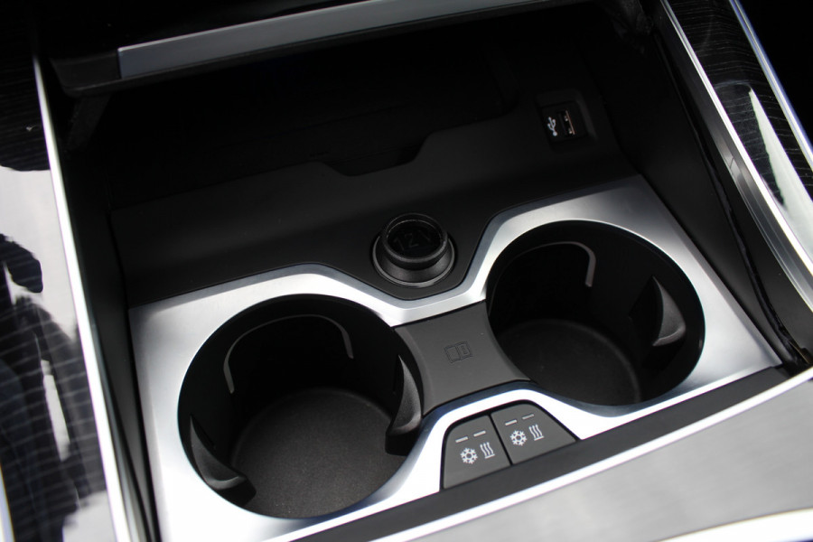 BMW X5 xDrive50e M-Sport | Panoramadak | H&K | Trekhaak | Comfortstoelen | Luchtvering | Glow