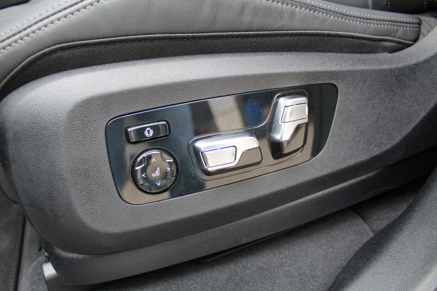 BMW X5 xDrive50e M-Sport | Panoramadak | H&K | Trekhaak | Comfortstoelen | Luchtvering | Glow