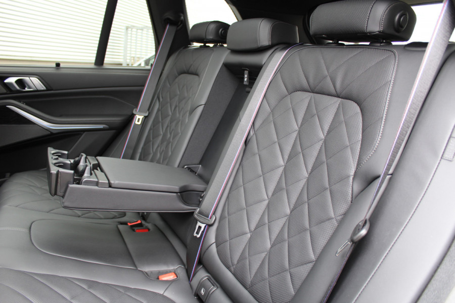 BMW X5 xDrive50e M-Sport | Panoramadak | H&K | Trekhaak | Comfortstoelen | Luchtvering | Glow