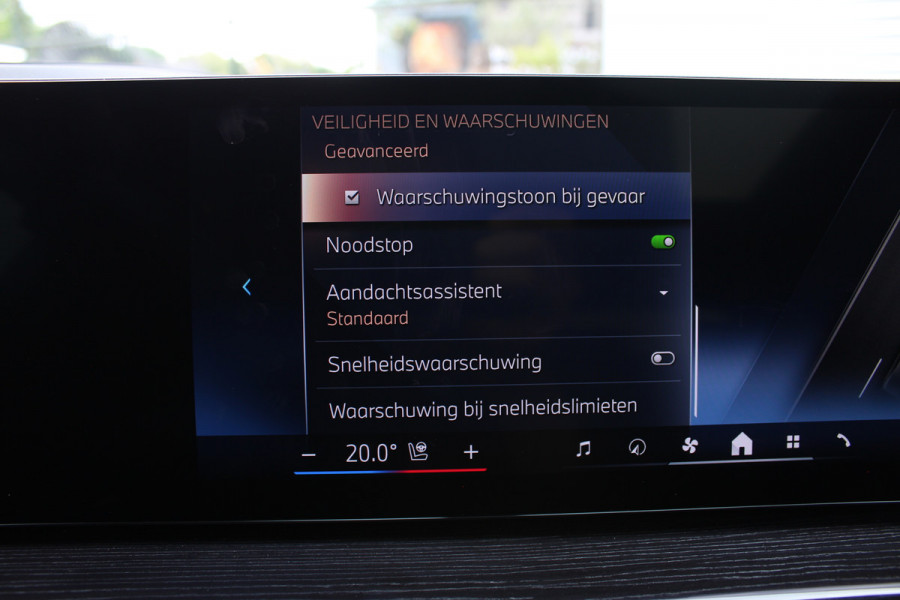 BMW X5 xDrive50e M-Sport | Panoramadak | H&K | Trekhaak | Comfortstoelen | Luchtvering | Glow