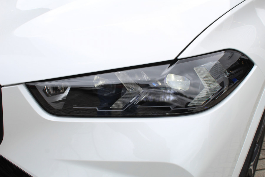 BMW X5 xDrive50e M-Sport | Panoramadak | H&K | Trekhaak | Comfortstoelen | Luchtvering | Glow
