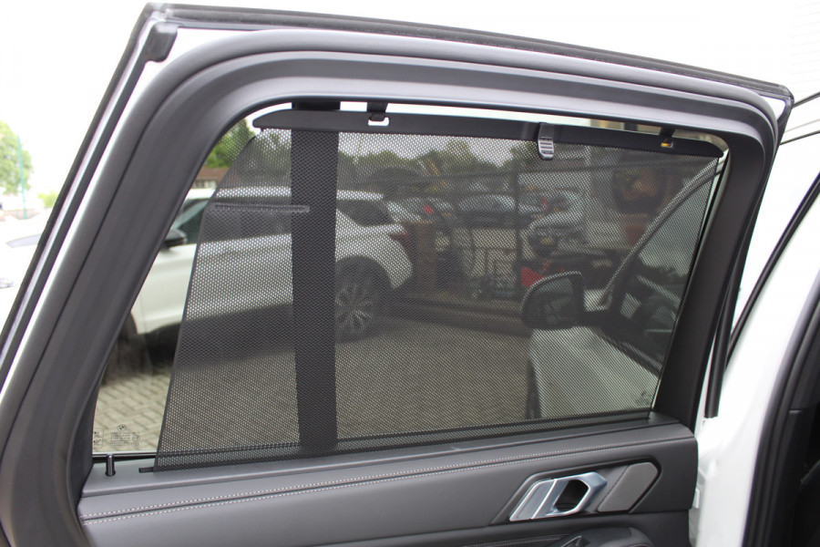 BMW X5 xDrive50e M-Sport | Panoramadak | H&K | Trekhaak | Comfortstoelen | Luchtvering | Glow