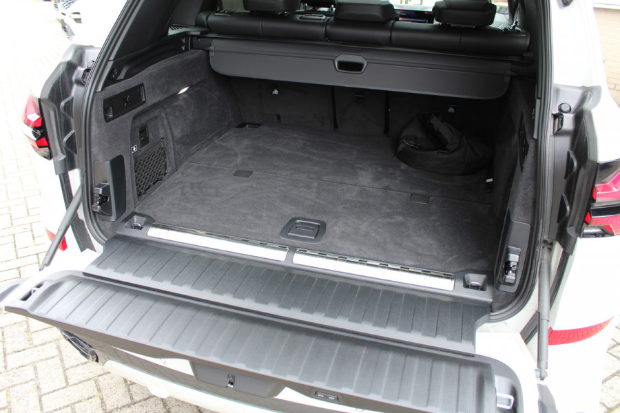 BMW X5 xDrive50e M-Sport | Panoramadak | H&K | Trekhaak | Comfortstoelen | Luchtvering | Glow