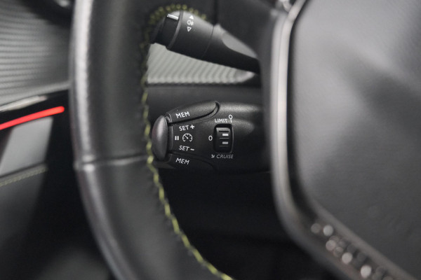 Peugeot 208 PureTech 100 GT-Line | Camera | Navigatie | Parkeersensoren | Apple Carplay