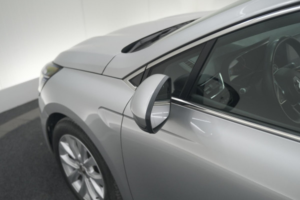 Renault Clio TCe 100 Intens | Parkeersensoren | Apple Carplay | Climate Control