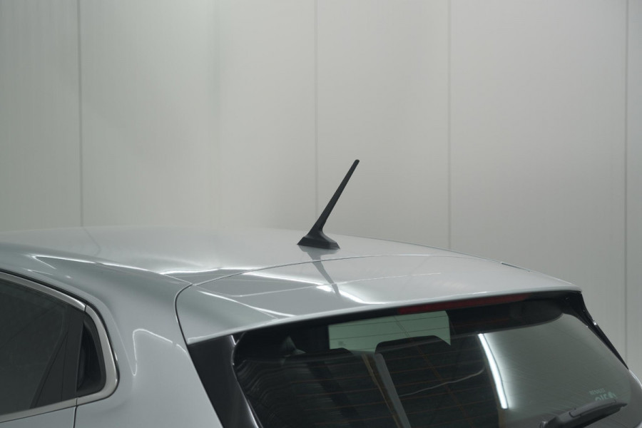 Renault Clio TCe 100 Intens | Parkeersensoren | Apple Carplay | Climate Control
