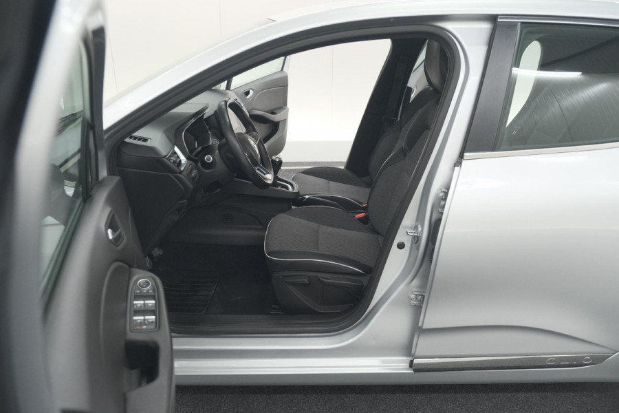 Renault Clio TCe 100 Intens | Parkeersensoren | Apple Carplay | Climate Control