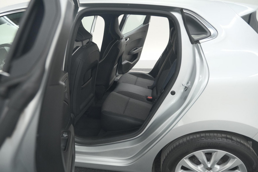 Renault Clio TCe 100 Intens | Parkeersensoren | Apple Carplay | Climate Control