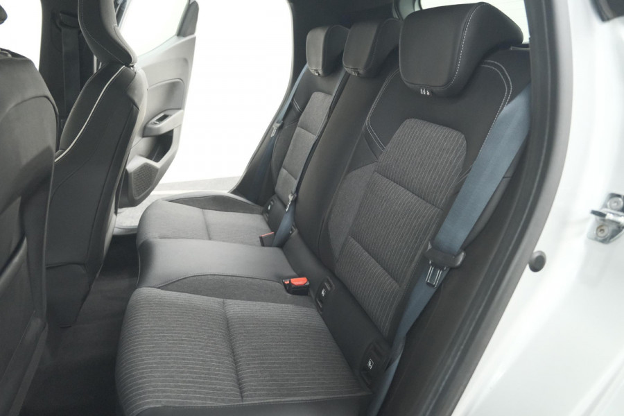 Renault Clio TCe 100 Intens | Parkeersensoren | Apple Carplay | Climate Control