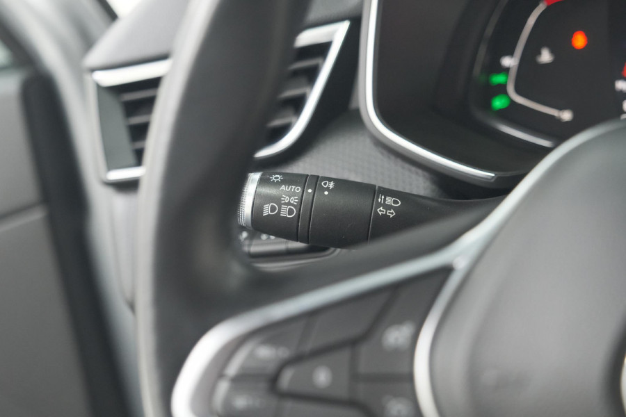 Renault Clio TCe 100 Intens | Parkeersensoren | Apple Carplay | Climate Control