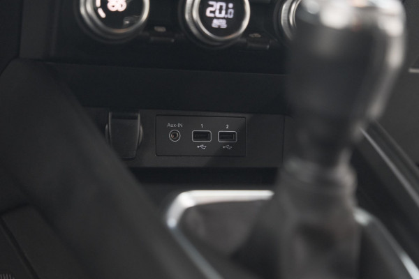 Renault Clio TCe 100 Intens | Parkeersensoren | Apple Carplay | Climate Control