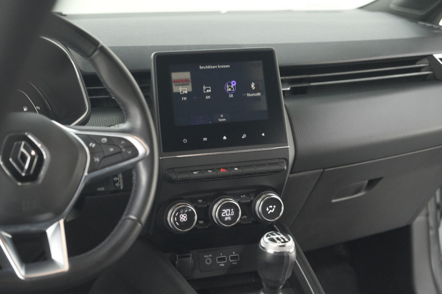 Renault Clio TCe 100 Intens | Parkeersensoren | Apple Carplay | Climate Control