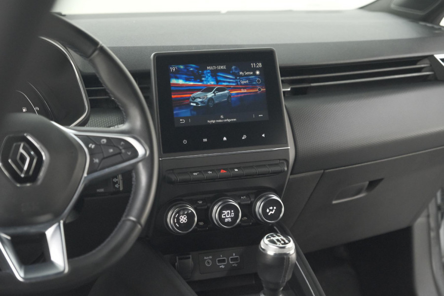 Renault Clio TCe 100 Intens | Parkeersensoren | Apple Carplay | Climate Control