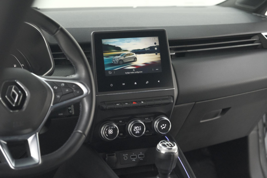Renault Clio TCe 100 Intens | Parkeersensoren | Apple Carplay | Climate Control