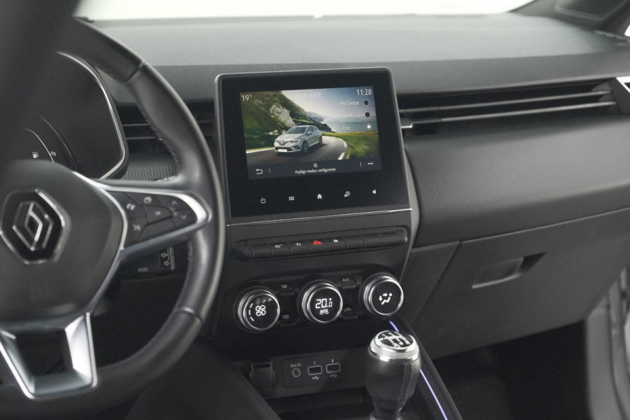 Renault Clio TCe 100 Intens | Parkeersensoren | Apple Carplay | Climate Control
