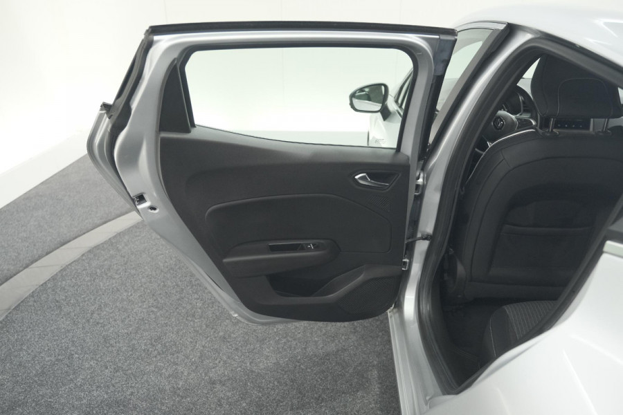 Renault Clio TCe 100 Intens | Parkeersensoren | Apple Carplay | Climate Control