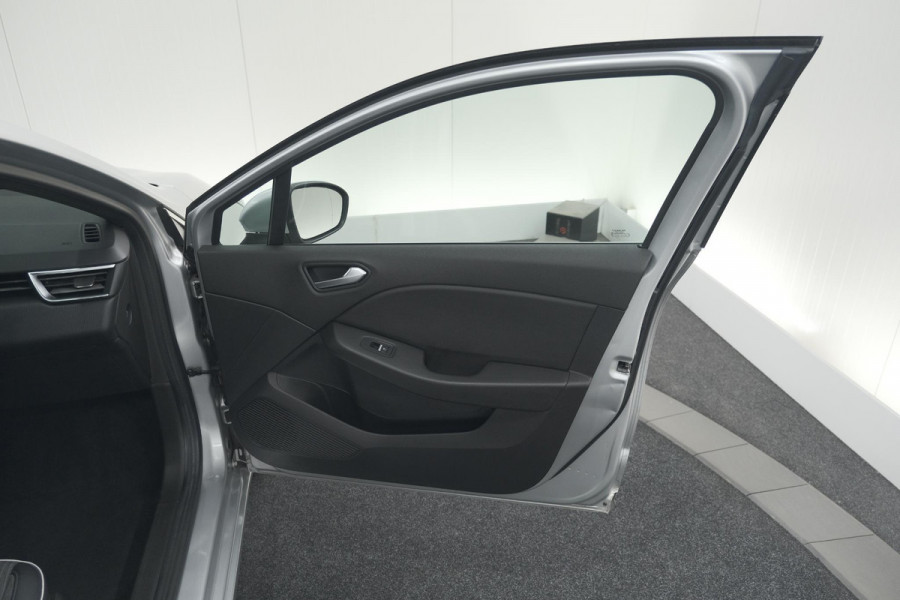 Renault Clio TCe 100 Intens | Parkeersensoren | Apple Carplay | Climate Control