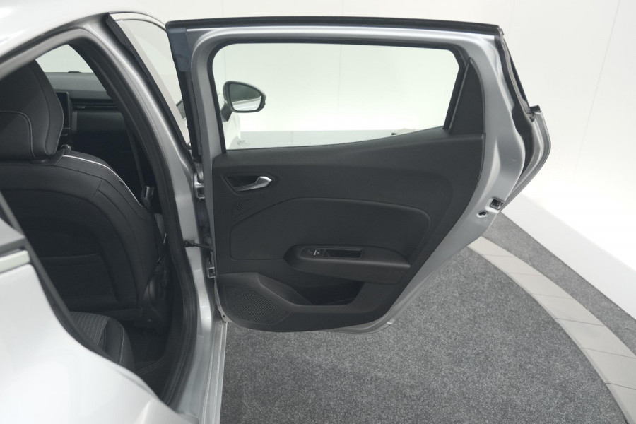 Renault Clio TCe 100 Intens | Parkeersensoren | Apple Carplay | Climate Control