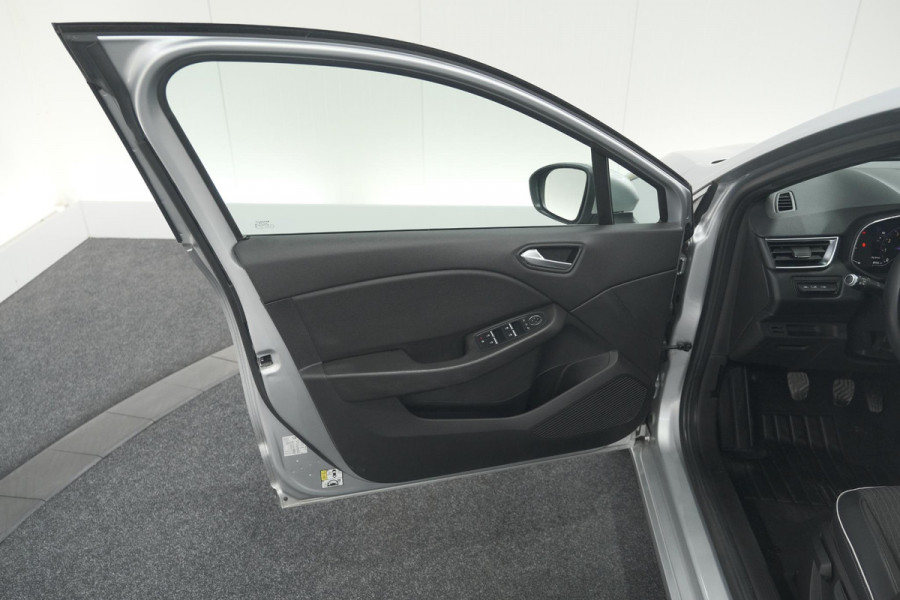 Renault Clio TCe 100 Intens | Parkeersensoren | Apple Carplay | Climate Control