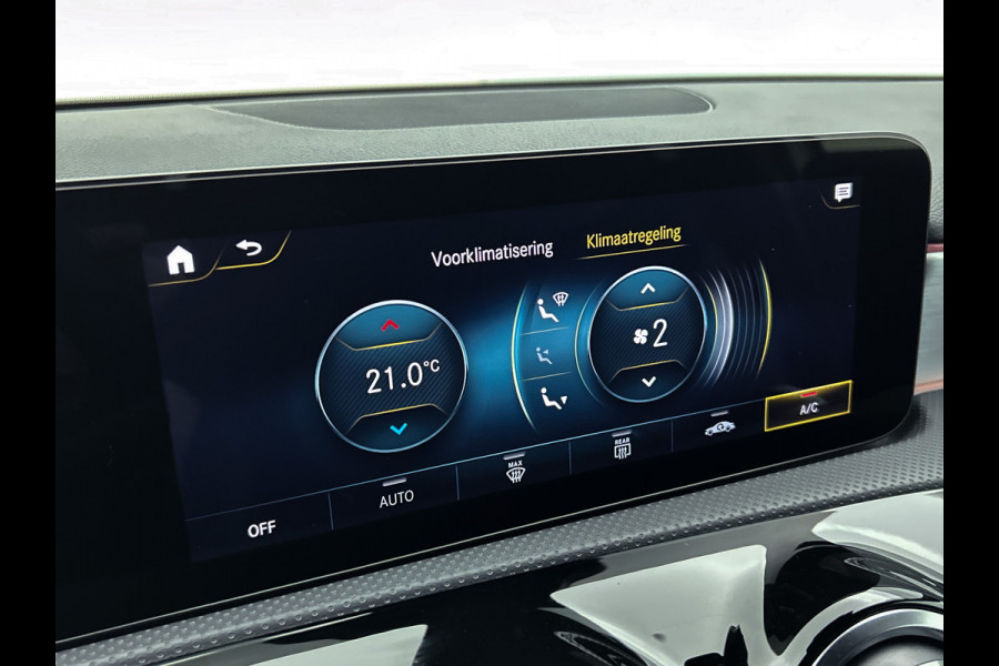 Mercedes-Benz A-Klasse 250 e AMG Plug-In Hybride Auto Show Tilburg | 5 spaaks lichtmetalen velgen | MBUX wide screen | Navigatie | Parking support met camera achter | Inclusief 24 maanden Mercedes-Benz Certified garantie voor Europa.