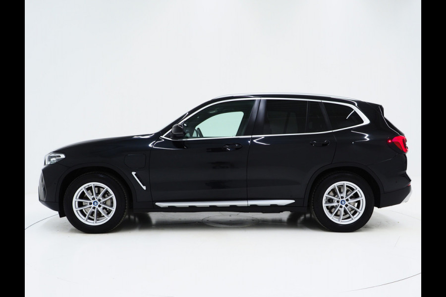 BMW X3 xDrive30e LCI 292PK | Leder | Sportstoelen | Zwarte Hemel | Camera | DAB | Carplay