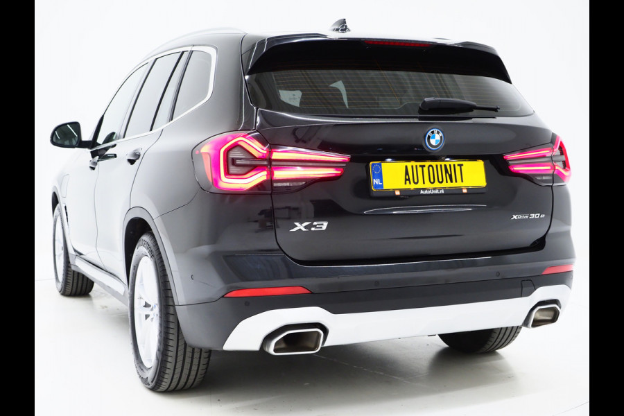 BMW X3 xDrive30e LCI 292PK | Leder | Sportstoelen | Zwarte Hemel | Camera | DAB | Carplay