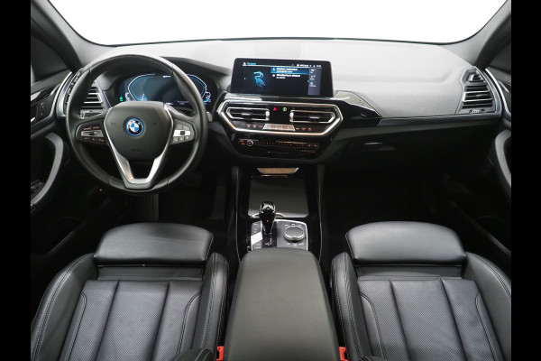 BMW X3 xDrive30e LCI 292PK | Leder | Sportstoelen | Zwarte Hemel | Camera | DAB | Carplay