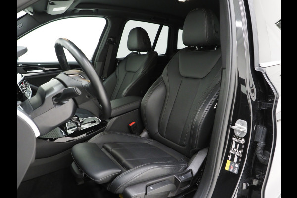 BMW X3 xDrive30e LCI 292PK | Leder | Sportstoelen | Zwarte Hemel | Camera | DAB | Carplay