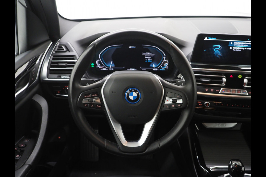 BMW X3 xDrive30e LCI 292PK | Leder | Sportstoelen | Zwarte Hemel | Camera | DAB | Carplay