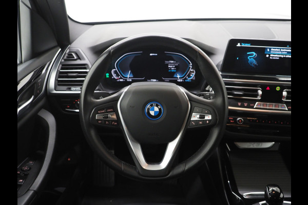 BMW X3 xDrive30e LCI 292PK | Leder | Sportstoelen | Zwarte Hemel | Camera | DAB | Carplay