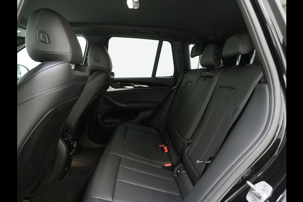 BMW X3 xDrive30e LCI 292PK | Leder | Sportstoelen | Zwarte Hemel | Camera | DAB | Carplay