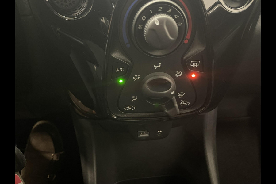 Citroën C1 1.0 VTi Feel Airco Carplay Navi Achteruitrijcamera Techno Pack
