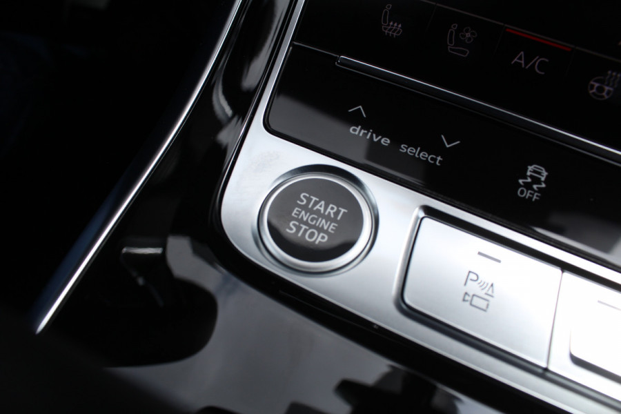 Audi Q8 60 TFSI e 490PK quattro Pro Line S Competition | Vierwielbesturing | Luchtvering | Panoramadak | Head-up | Trekhaak | B&O