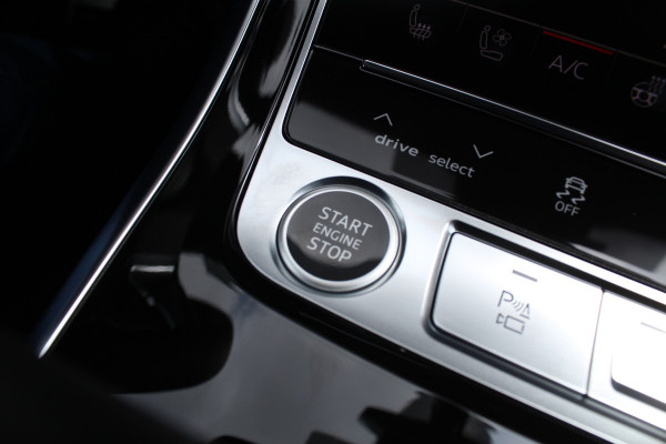 Audi Q8 60 TFSI e 490PK quattro Pro Line S Competition | Vierwielbesturing | Luchtvering | Panoramadak | Head-up | Trekhaak | B&O