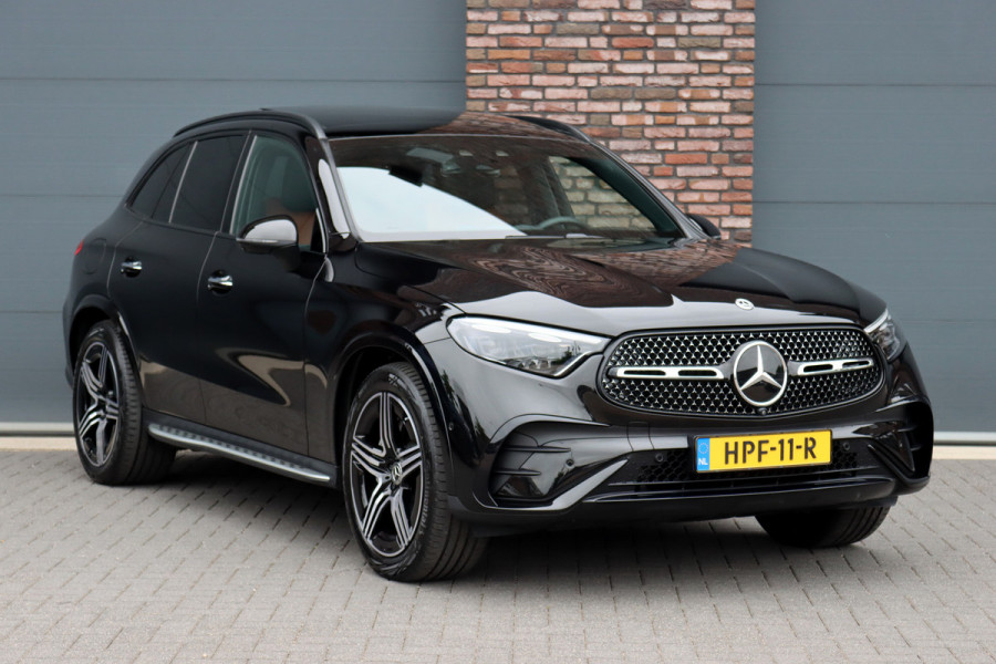 Mercedes-Benz GLC 400e 4MATIC AMG Line Aut9 | Luchtvering | Achterasbesturing | Distronic+ | Burmester | Stoelventilatie | Verwarmd Stuurwiel | Trekhaak | HUD | Leder | Digital Light | Panoramadak |