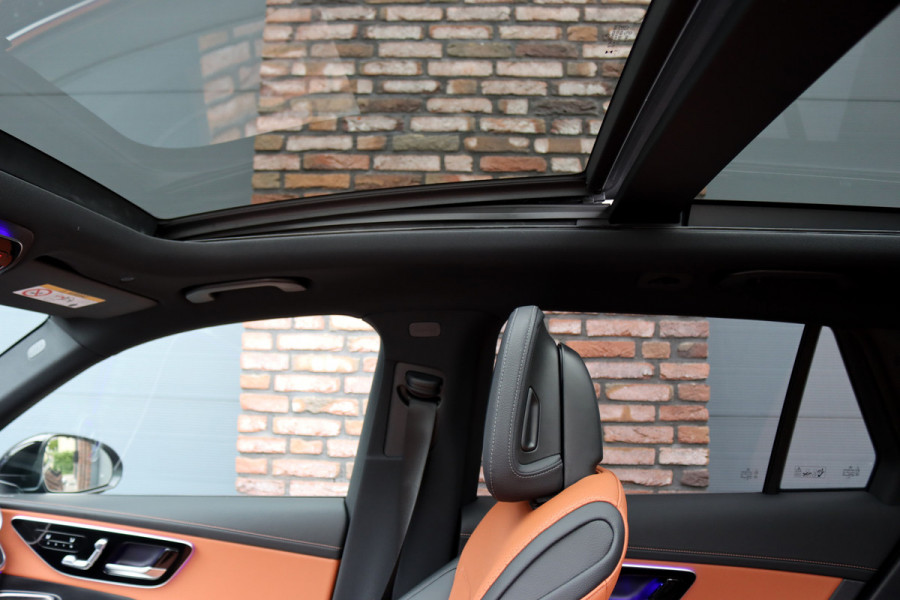 Mercedes-Benz GLC 400e 4MATIC AMG Line Aut9 | Luchtvering | Achterasbesturing | Distronic+ | Burmester | Stoelventilatie | Verwarmd Stuurwiel | Trekhaak | HUD | Leder | Digital Light | Panoramadak |