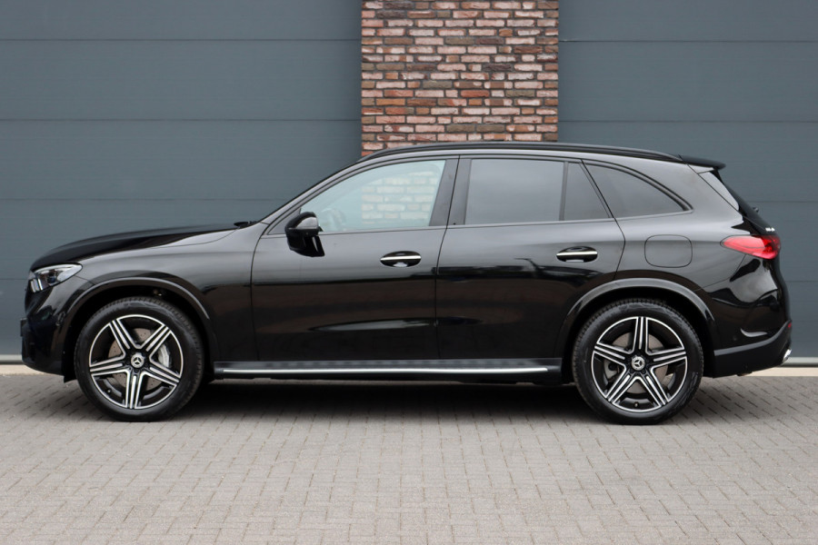 Mercedes-Benz GLC 400e 4MATIC AMG Line Aut9 | Luchtvering | Achterasbesturing | Distronic+ | Burmester | Stoelventilatie | Verwarmd Stuurwiel | Trekhaak | HUD | Leder | Digital Light | Panoramadak |
