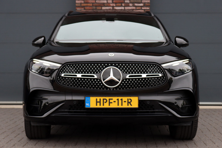 Mercedes-Benz GLC 400e 4MATIC AMG Line Aut9 | Luchtvering | Achterasbesturing | Distronic+ | Burmester | Stoelventilatie | Verwarmd Stuurwiel | Trekhaak | HUD | Leder | Digital Light | Panoramadak |