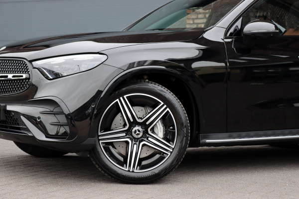 Mercedes-Benz GLC 400e 4MATIC AMG Line Aut9 | Luchtvering | Achterasbesturing | Distronic+ | Burmester | Stoelventilatie | Verwarmd Stuurwiel | Trekhaak | HUD | Leder | Digital Light | Panoramadak |