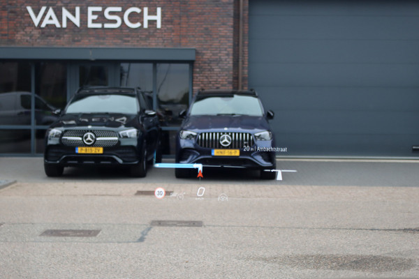 Mercedes-Benz GLC 400e 4MATIC AMG Line Aut9 | Luchtvering | Achterasbesturing | Distronic+ | Burmester | Stoelventilatie | Verwarmd Stuurwiel | Trekhaak | HUD | Leder | Digital Light | Panoramadak |
