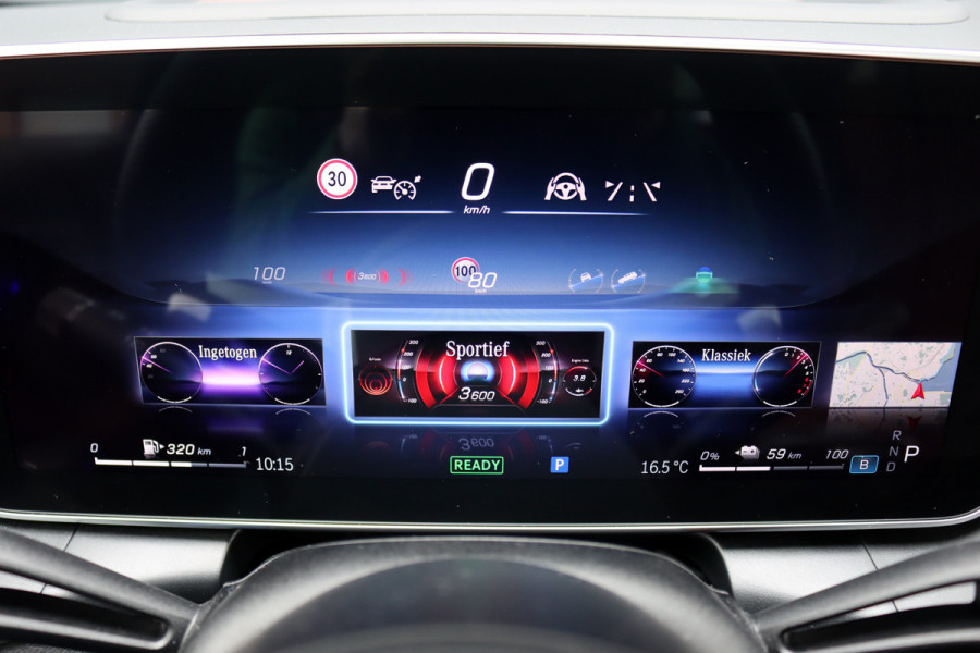 Mercedes-Benz GLC 400e 4MATIC AMG Line Aut9 | Luchtvering | Achterasbesturing | Distronic+ | Burmester | Stoelventilatie | Verwarmd Stuurwiel | Trekhaak | HUD | Leder | Digital Light | Panoramadak |
