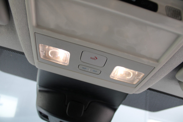 Ford Transit Custom 320 2.0 TDCI L2H1 Trend 170pk - Navigatie - LED koplampen - Camera - Trekhaak - Rijklaar